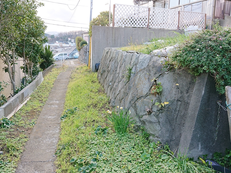 静岡県熱海市：熱海 ～相の原町～ 住環境良好 建築条件無し １０Ｍ市道に面し事業用として最適物件 の土地外観の写真その３です。
